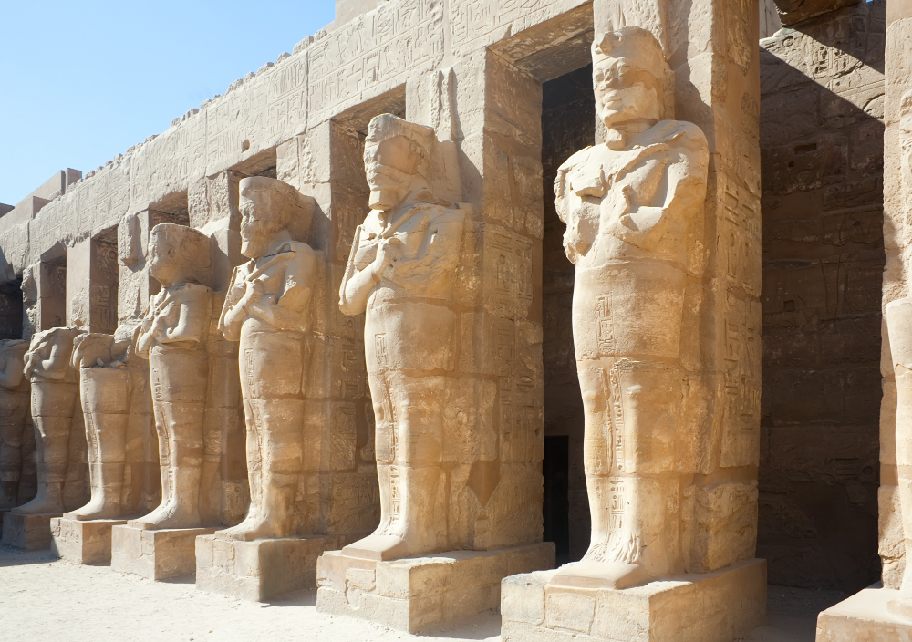 estatuas templo karnak luxor egipto